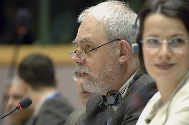 Φωτογραφία 7: Jan OLBRYCHT in a meeting at the EP in Brussels.