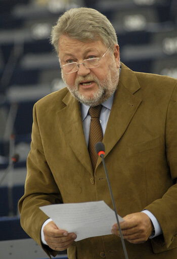 Fotó 1: Robert GOEBBELS in plenary session in Strasbourg.