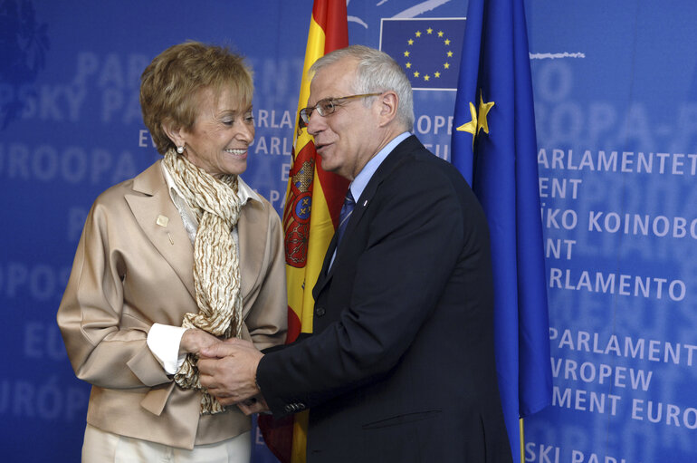 Fotografie 8: EP President meets with Maria Teresa Fernandez de la Vega, first Vice-President of the Spanish Government, in Strasbourg