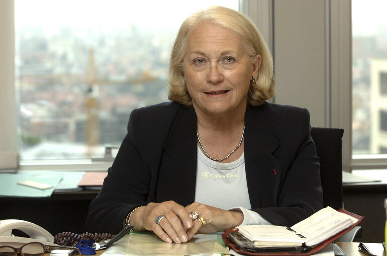 Nuotrauka 3: Portrait of MEP Marie-Helene DESCAMPS in Brussels