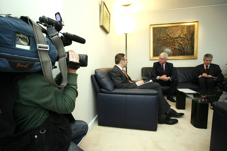 Suriet 11: EP President meets with Vladimir Gurgenidze, Prime Minister of Georgia, in Brussels