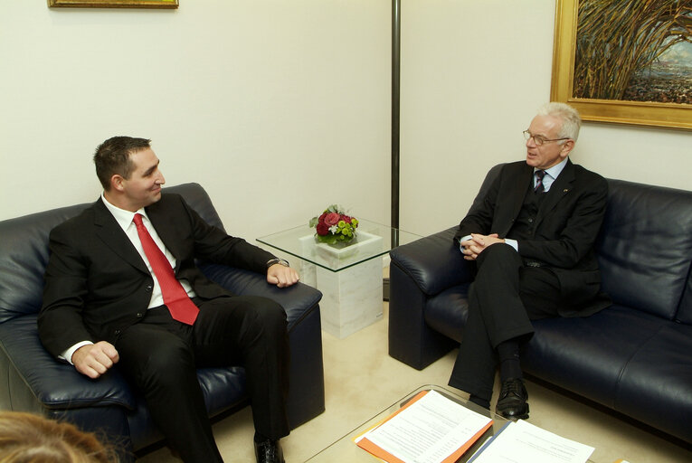 Foto 6: EP President meets with Oliver DULIC, Speaker of the Serbian Parliament, in Brussels