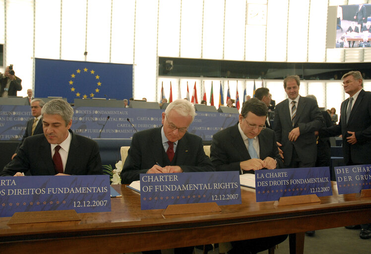 Fotagrafa 4: Plenary session in Strasbourg - Proclamation and signing of the Charter of Fundamental Rights by EP President, President-in-office of the Council and Commission President