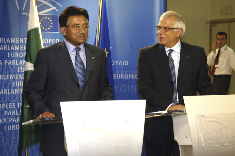 Foto 8: Press conference of EP President with the Pakistani President