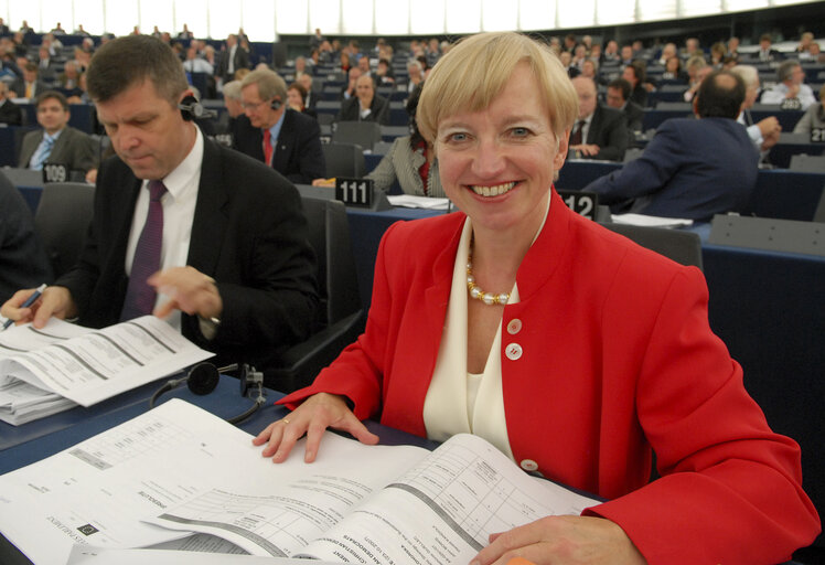 Zdjęcie 5: MEP Maria MARTENS attends a plenary session in Strasbourg