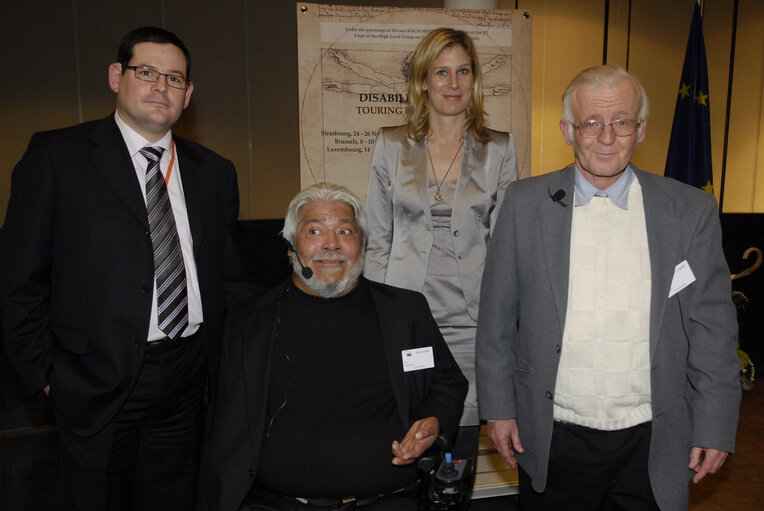 Billede 16: Fair chances for both men and women  Women’s rights/Equal opportunities