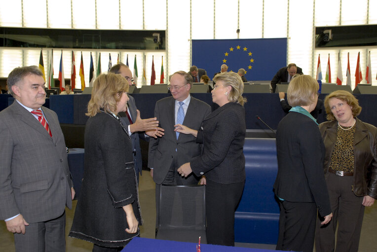 Telecoms Package  Sweden’s Minister for Communications, President of the Council and EP President signed the Telecoms Package.