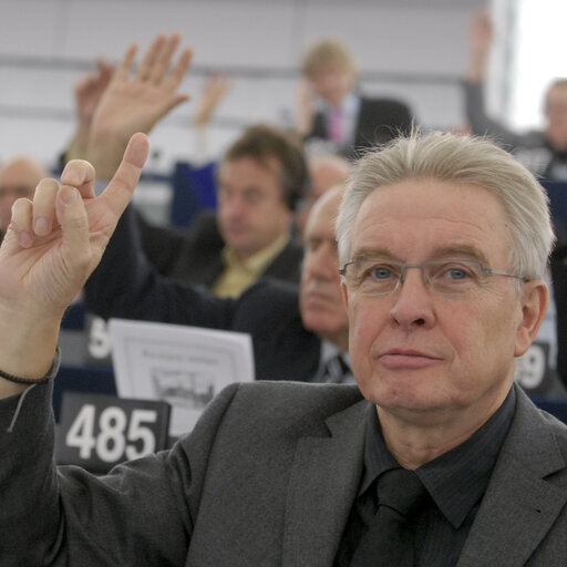 Fotografie 2: MEP Dirk STERCKX in Plenary Session