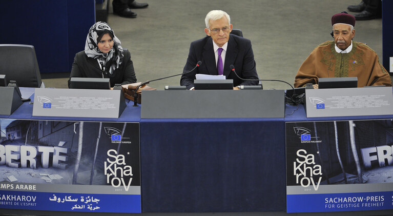 Fotó 1: Sakharov Prize 2011: Presentation of the 2011 Sakharov Prize  on behalf of the Arab Spring