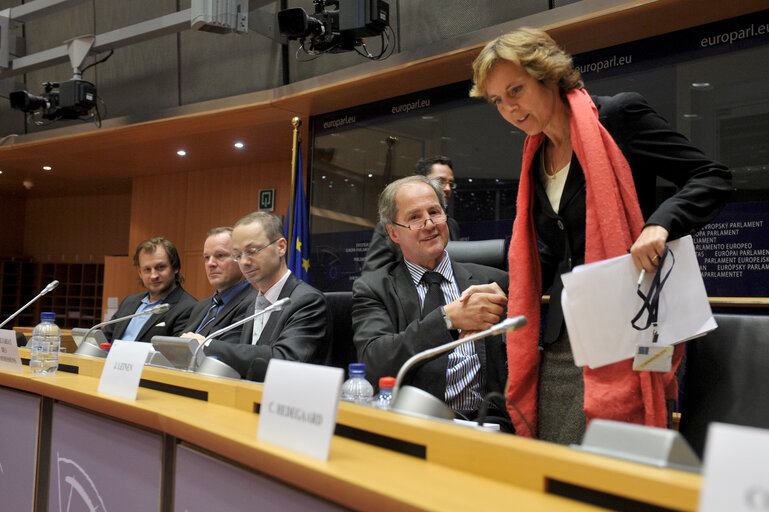 Foto 10: ENVI Committee meeting with the European Commissioner for the Environment.