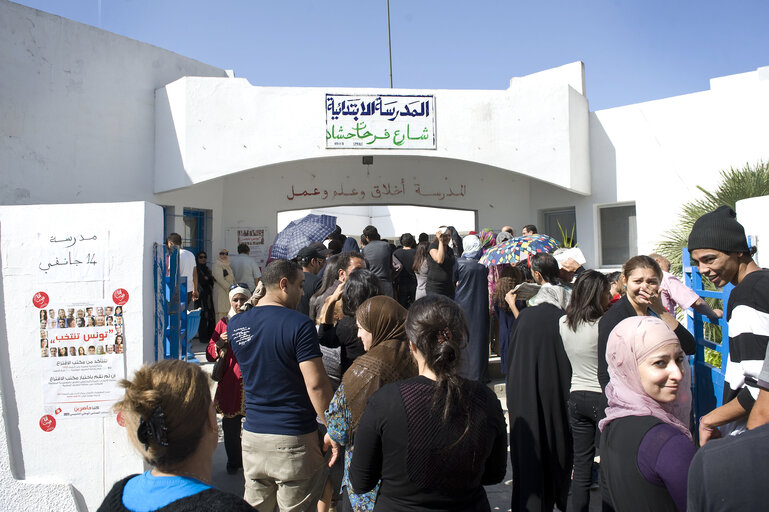 Valokuva 29: Day of election of the Tunisian Constituent Assembly in Tunis.