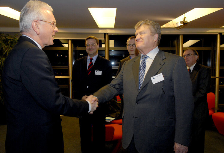 Billede 3: President Pöttering meets with Valery Yazev, President of the Russian Gas Society and Deputy Speaker of the State Duma
