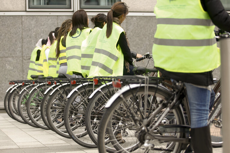 Fotografija 1: Mobility Week in front of the European Parliament in Brussels