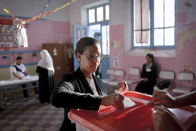 Fotografie 13: Mission to monitor the upcoming elections for a Constituent Assembly in Tunisia