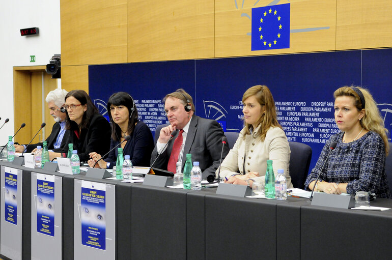 Fotó 1: Press conference on Combatting sexual abuse, sexual exploitation of children and child