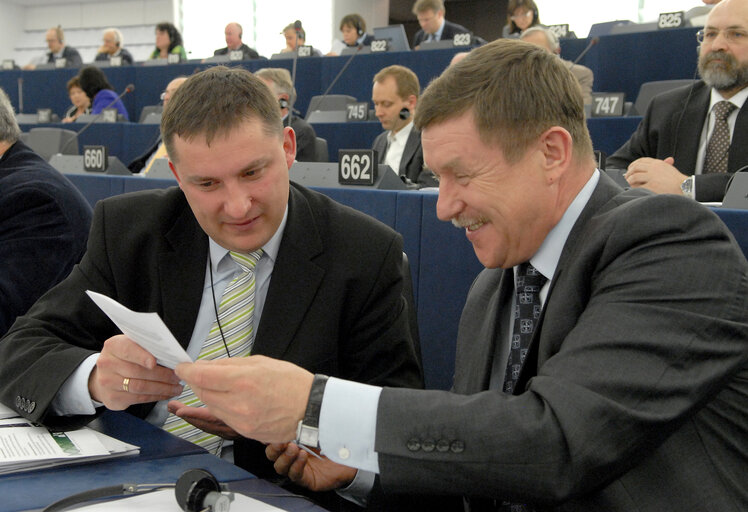 Billede 5: Zbigniew Krzysztof KUZMIUK MEP in plenary session in Strasbourg.