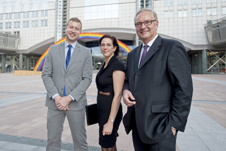 Fotografija 12: Portrait of MEP Hans Peter MAYER and assistants