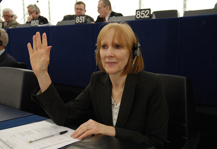 Fotografija 10: Kathy SINNOTT MEP in Plenary Session in Strasbourg