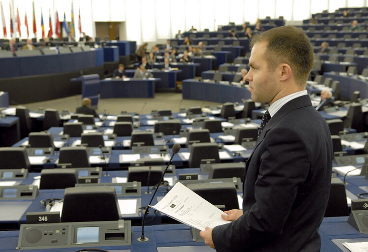 Fotografia 1: Daniel Petru FUNERIU in Plenary Session in Strasbourg