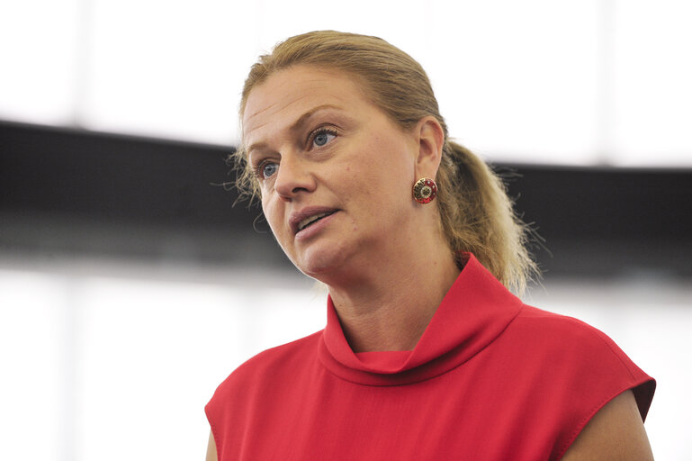 Fotografia 7: MEPs during plenary session in Strasbourg, week 39