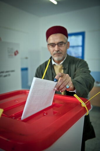 Fotografie 24: Mission to monitor the upcoming elections for a Constituent Assembly in Tunisia