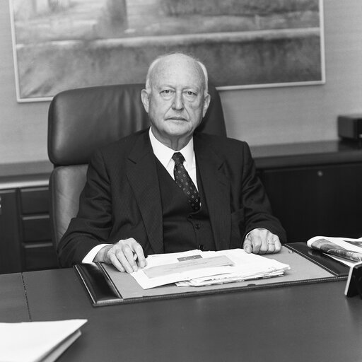 Portrait of Pierre PFLIMLIN - EP President