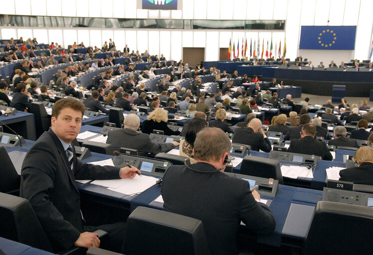 Billede 2: Miroslaw Mariusz PIOTROWSKI MEP in Plenary Session in Strasbourg.