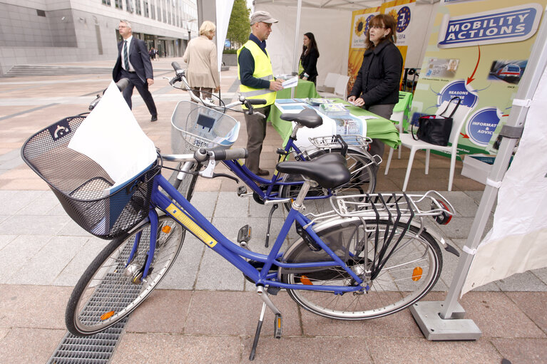 Fotografija 7: Mobility Week in front of the European Parliament in Brussels