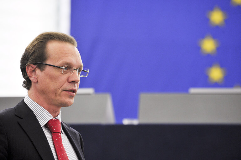 Fotografia 5: MEPs during plenary session in Strasbourg, week 39