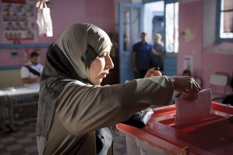 Fotografie 14: Mission to monitor the upcoming elections for a Constituent Assembly in Tunisia