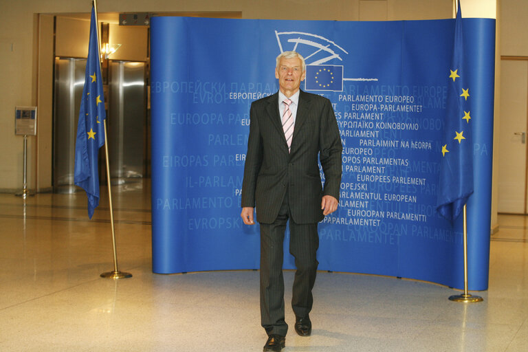 Снимка 2: Justas Vincas PALECKIS MEP at the EP in Brussels.