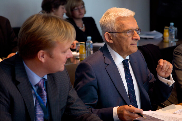 Photo 2 : President of the European Parliament Jerzy Buzek (2nd L) and Peter Sorensen (L), EU Special Representative and Head of EU Delegation to Bosnia and Herzegovina meet  with eadership of the Parliamentary Assembly of Bosnia and Herzegovina in Sarajevo