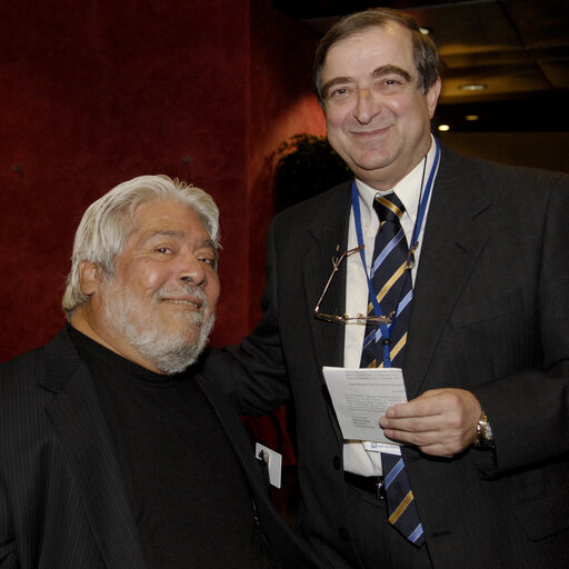 Billede 1: Fair chances for both men and women  Women’s rights/Equal opportunities