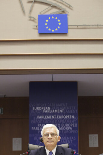 Foto 4: EP President chairing Plenary session week 41 - Debate of The Future of VAT