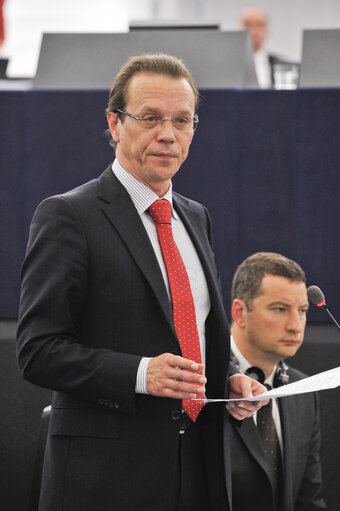 Fotografia 4: MEPs during plenary session in Strasbourg, week 39