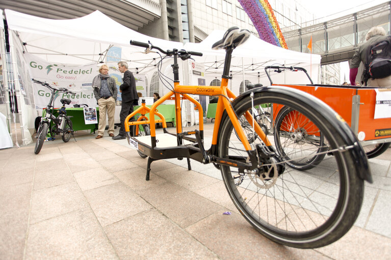 Fotografija 4: Mobility Week in front of the European Parliament in Brussels