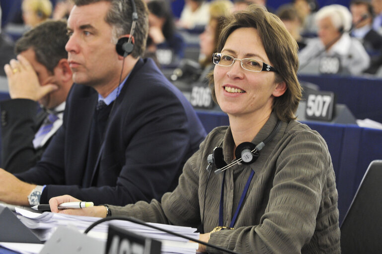 Foto 6: Sari Essayah during votes, plenary session in Strasbourg week 43