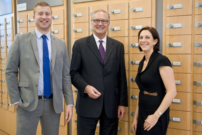 Fotó 25: Portrait of MEP Hans Peter MAYER and assistants