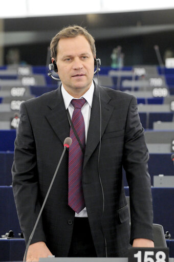 Photo 34 : MEPs during the Plenary Session in Strasbourg - week 37  - Famine in East Africa