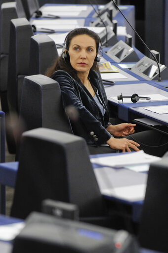 Foto 12: MEPs during the Plenary Session in Strasbourg - week 37  - EU position and commitment in advance of the UN high-level meeting on the prevention and control of non-communicable diseases