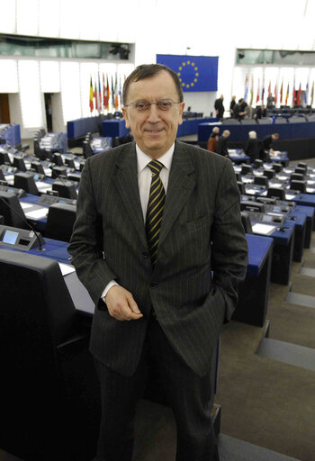 Fotó 3: Jean-Claude MARTINEZ MEP in Plenary Session in Strasbourg.