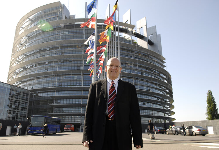 Portrait of MEP James Glyn FORD