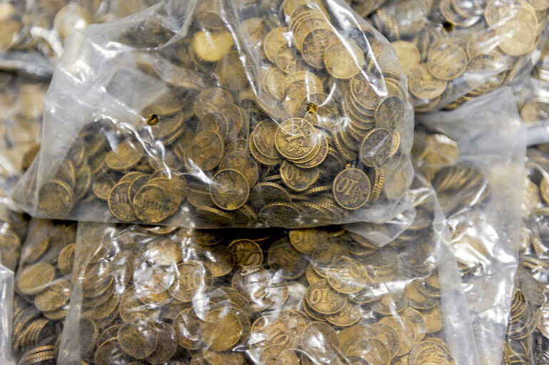 Suriet 3: Mintage of coins