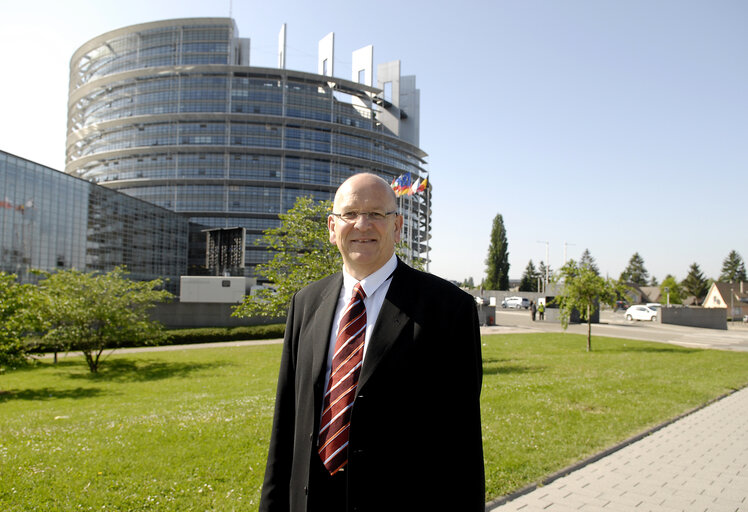 Fotogrāfija 4: Portrait of MEP James Glyn FORD