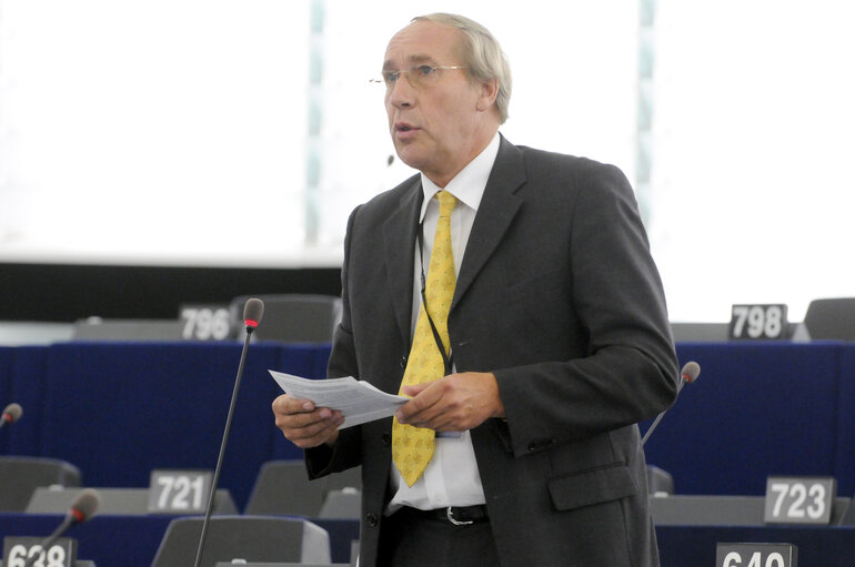 Photo 4 : MEPs during the Plenary Session in Strasbourg - week 37  - Famine in East Africa