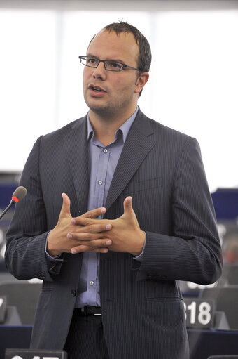 Foto 42: MEPs during plenary session in Strasbourg, week 39