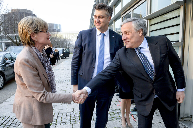 Zdjęcie 3: Antonio TAJANI - EP President meets with Andrej PLENKOVIC - Prime Minister of Croatia - Arrival