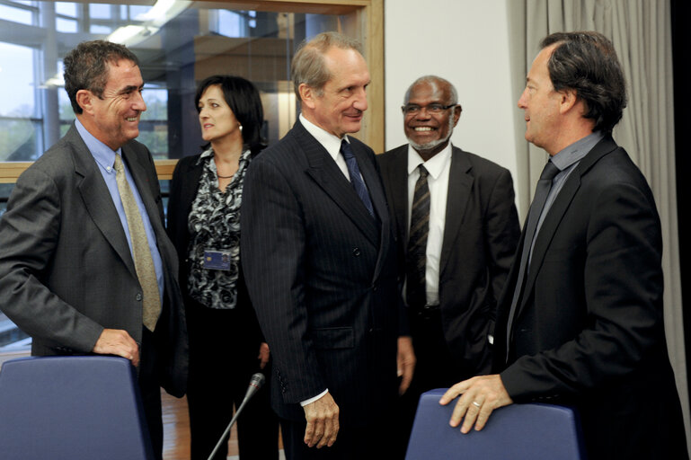 Photo 16: Visit of Gerard LONGUET, Minister of Defense and Veterans Affairs