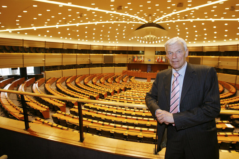 Fotografia 15: Justas Vincas PALECKIS MEP at the EP in Brussels.