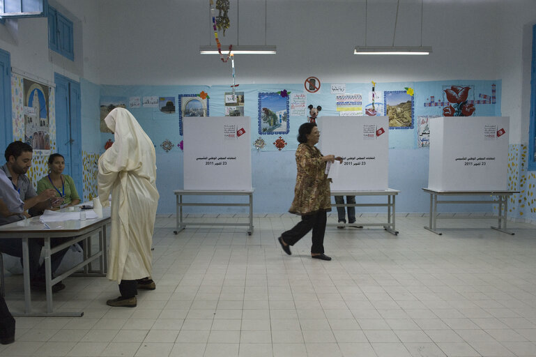 Fotagrafa 28: Day of election of the Tunisian Constituent Assembly in Tunis.